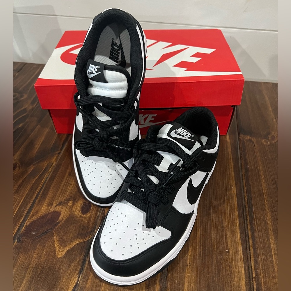 Nike Dunk Low Panda - New